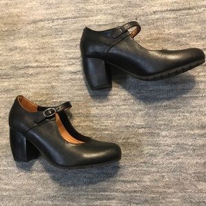 L’AmourDesPieds block heels dress shoes.